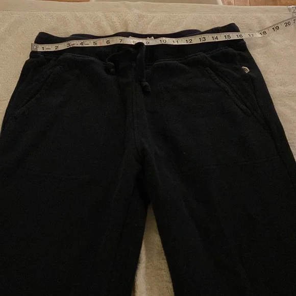 UGG black wide legged sweatpants with drawstring from Neiman’s. Unisex - Picture 10 of 15